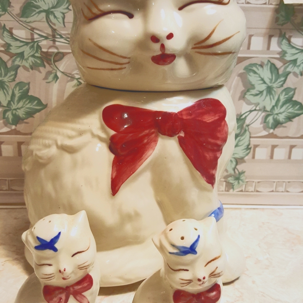 Vintage Shawnee Puss and Boots Cookie Jar with Salt and Pepper Shaker